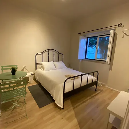 Guest house Challet Azenhas 3*